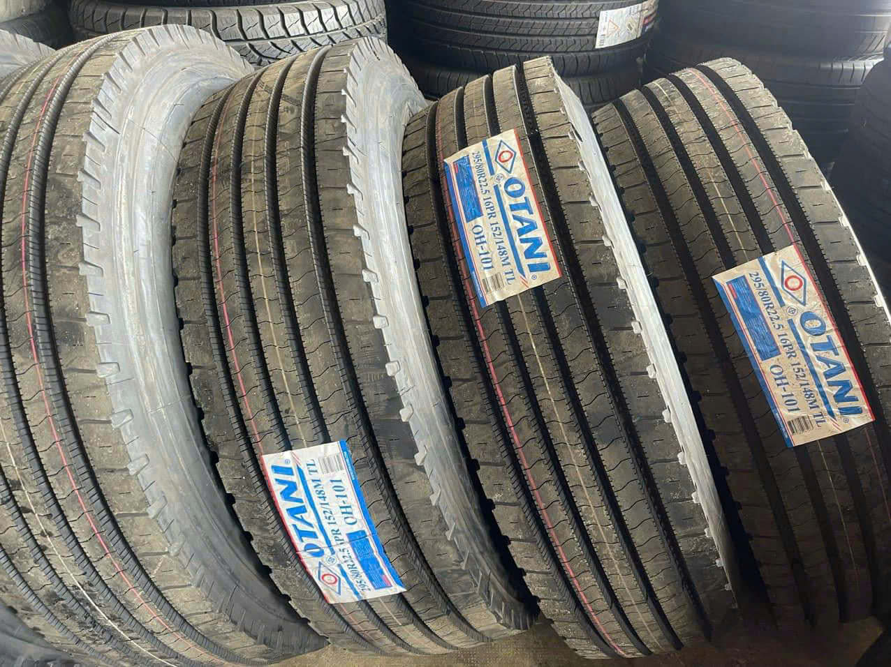 PHÂN PHỐI LỐP XE SỐ LƯỢNG LỚN TẠI CÁC CẢNG MIỀN TÂY - GIÁ RẺ